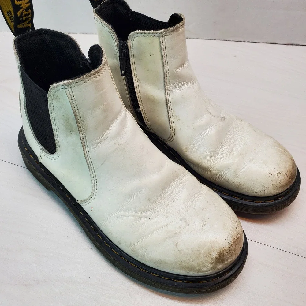 Dr. Martens 2976 J Kids White Leather Chelsea Boots Size 3 Broken In Casual Edgy